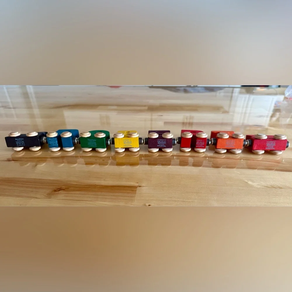 Maple Landmark NameTrain set spelling the name 